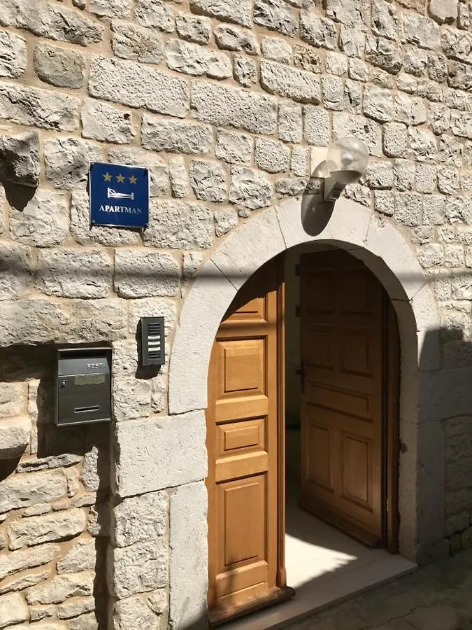 Old Town Apartments Trogir - Free Parking 0*,  كرواتيا