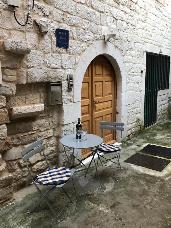 Old Town Apartments Trogir - Free Parking